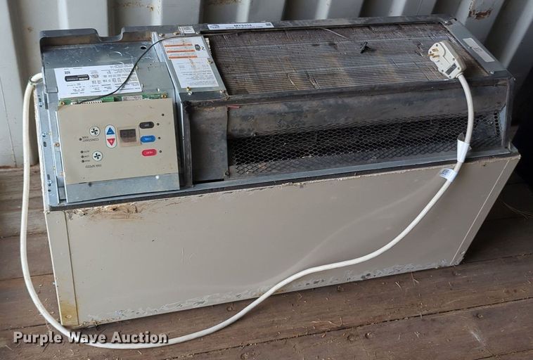 image for item MY9404 Goodman PTC093G25AXXXTBA  HVAC unit