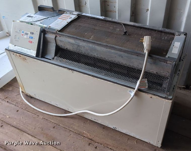 image for item MY9404 Goodman PTC093G25AXXXTBA  HVAC unit