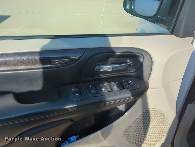 image for item MY9414 2015 Dodge Grand Caravan  handicap accessible van