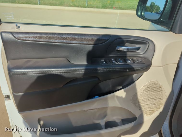 image for item MY9414 2015 Dodge Grand Caravan  handicap accessible van