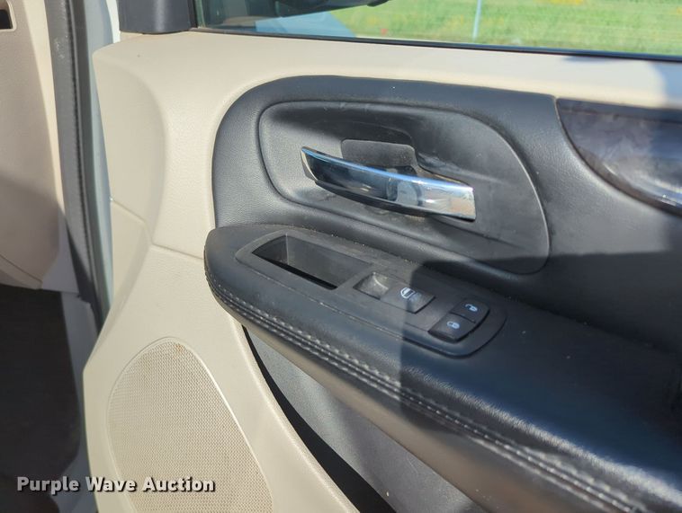 image for item MY9414 2015 Dodge Grand Caravan  handicap accessible van