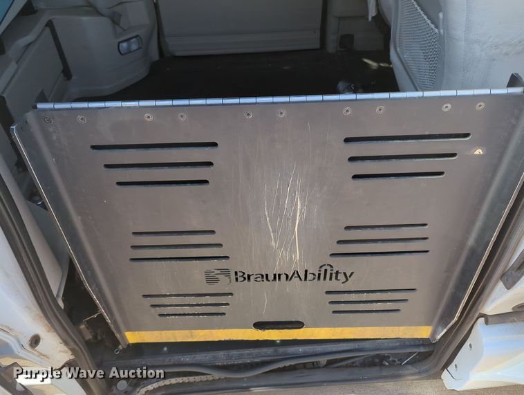 image for item MY9414 2015 Dodge Grand Caravan  handicap accessible van