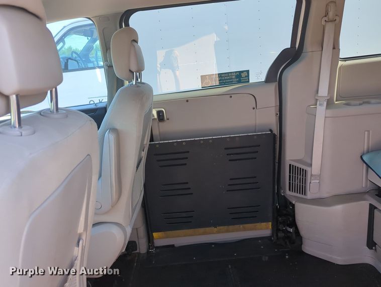 image for item MY9414 2015 Dodge Grand Caravan  handicap accessible van