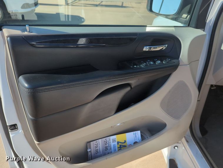 image for item MY9415 2017 Dodge Grand Caravan  handicap accessible van