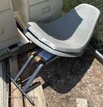 image for item NE9000 (2) boat seats