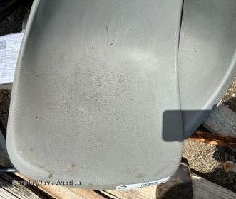 image for item NE9000 (2) boat seats