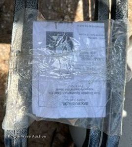 image for item NE9000 (2) boat seats