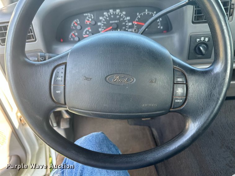 image for item NE9020 2000 Ford F250 Super Duty  SuperCab pickup truck