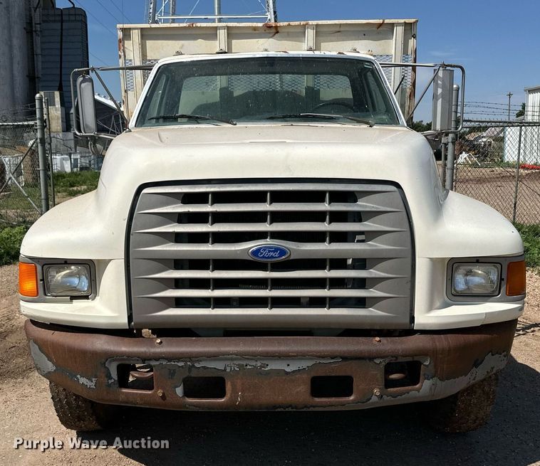 image for item NE9022 1995 Ford F700  dump flatbed truck