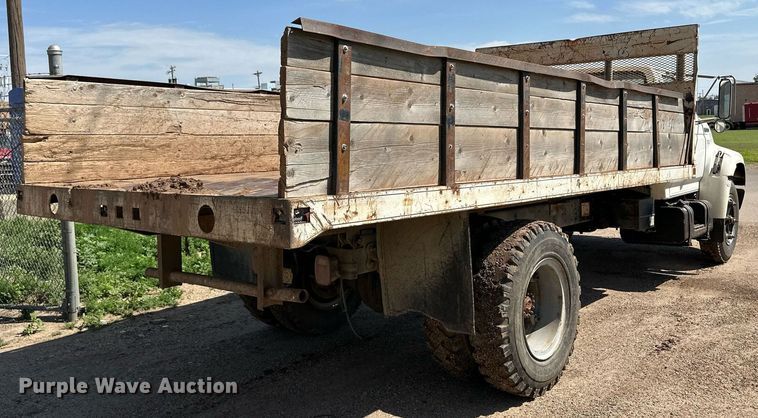 image for item NE9022 1995 Ford F700  dump flatbed truck