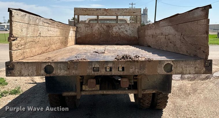 image for item NE9022 1995 Ford F700  dump flatbed truck