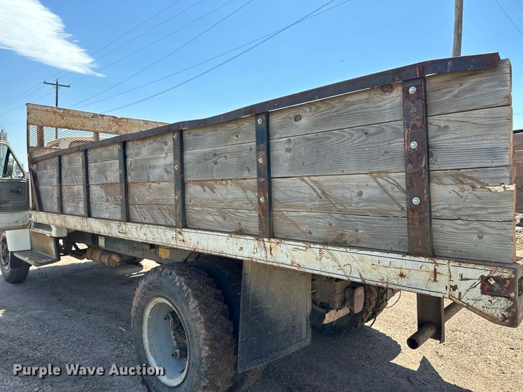 image for item NE9022 1995 Ford F700  dump flatbed truck