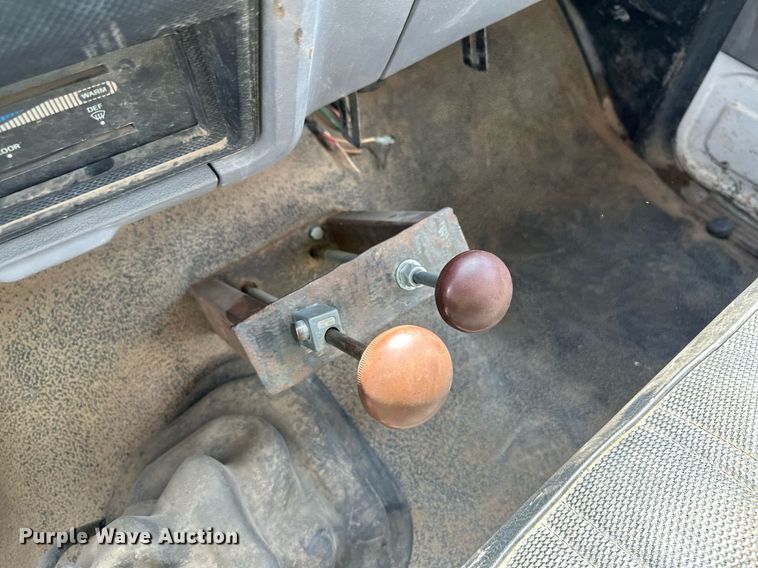 image for item NE9022 1995 Ford F700  dump flatbed truck