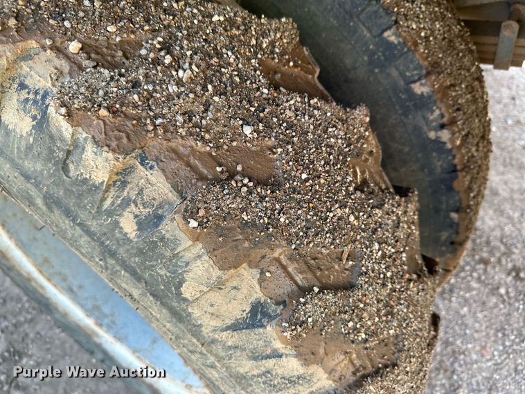 image for item NE9022 1995 Ford F700  dump flatbed truck