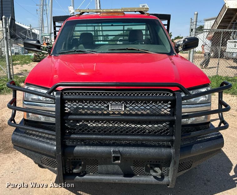 image for item NE9023 2003 Chevrolet 3500  flatbed pickup truck