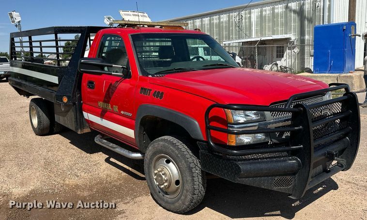 image for item NE9023 2003 Chevrolet 3500  flatbed pickup truck