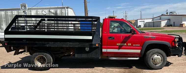 image for item NE9023 2003 Chevrolet 3500  flatbed pickup truck