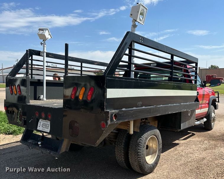 image for item NE9023 2003 Chevrolet 3500  flatbed pickup truck