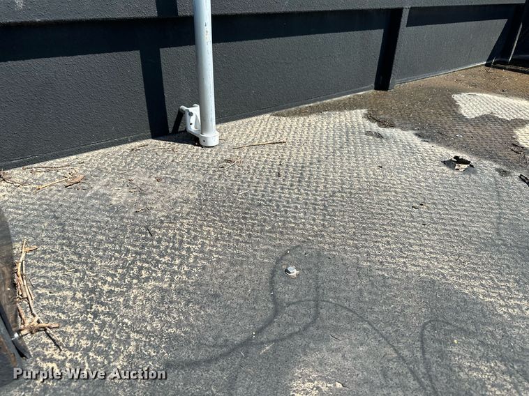 image for item NE9023 2003 Chevrolet 3500  flatbed pickup truck