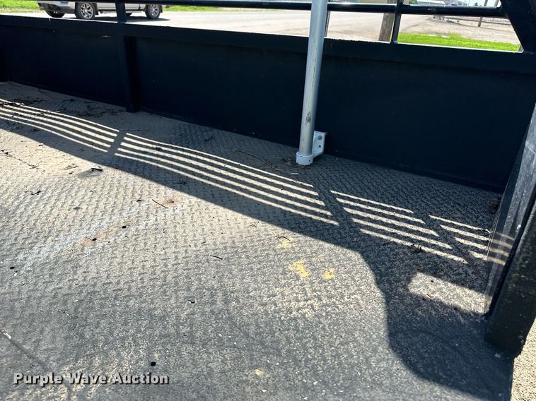 image for item NE9023 2003 Chevrolet 3500  flatbed pickup truck