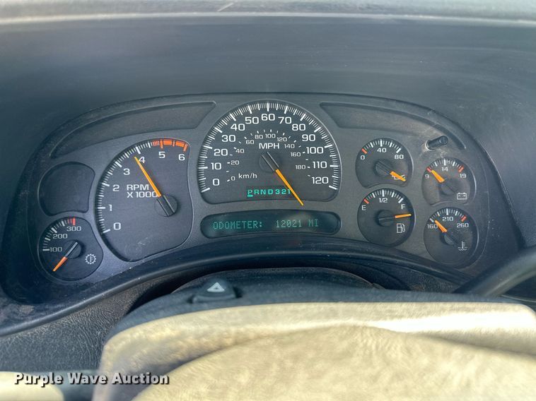 image for item NE9023 2003 Chevrolet 3500  flatbed pickup truck