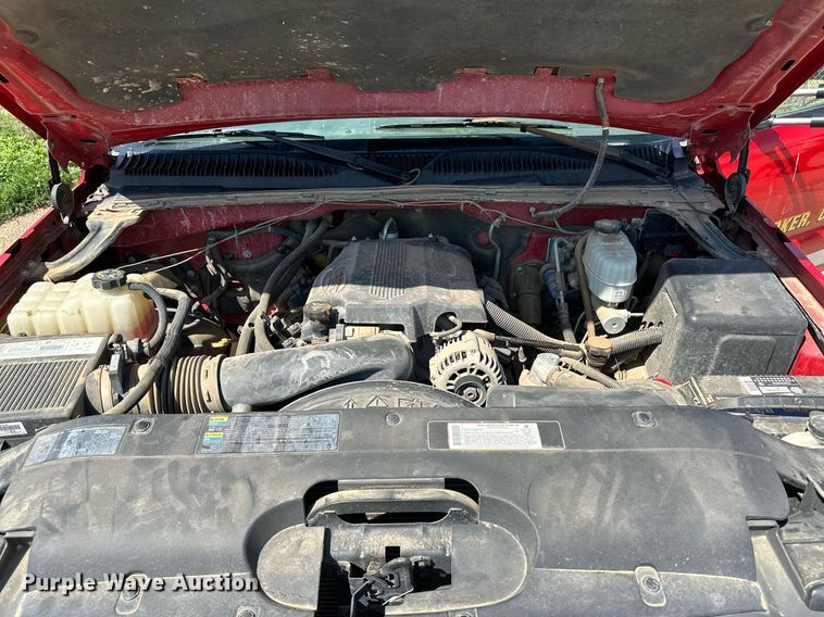 image for item NE9023 2003 Chevrolet 3500  flatbed pickup truck