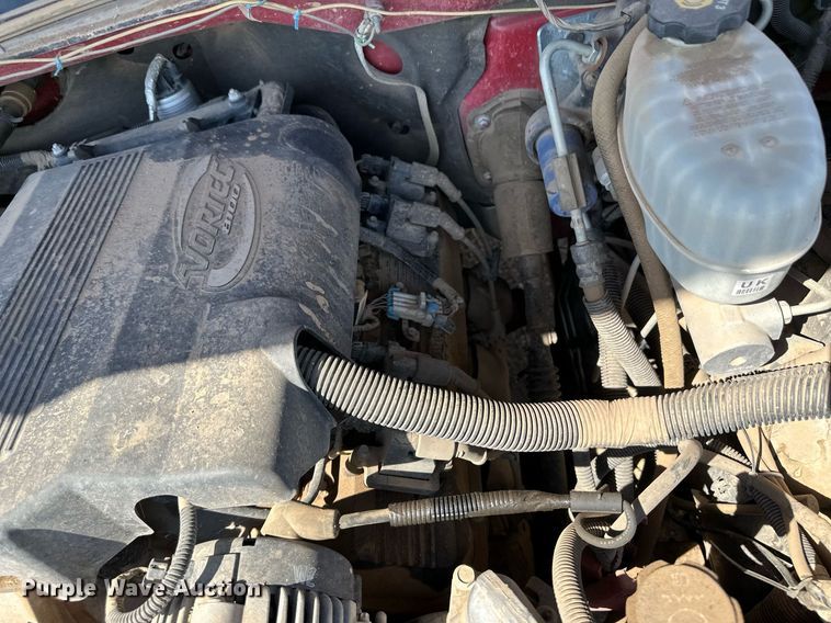 image for item NE9023 2003 Chevrolet 3500  flatbed pickup truck