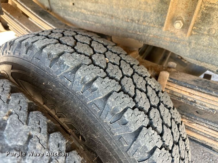 image for item NE9023 2003 Chevrolet 3500  flatbed pickup truck