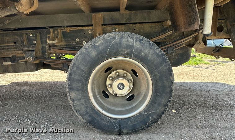 image for item NE9023 2003 Chevrolet 3500  flatbed pickup truck