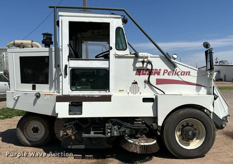 image for item NE9024 2007 Elgin Pelican  street sweeper truck