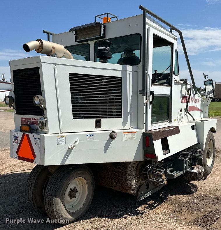 image for item NE9024 2007 Elgin Pelican  street sweeper truck