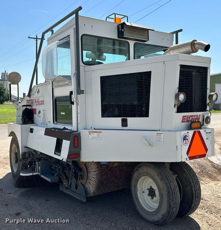 image for item NE9024 2007 Elgin Pelican  street sweeper truck