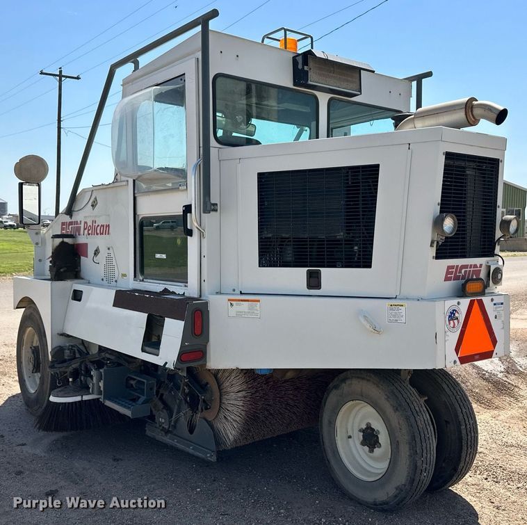 image for item NE9024 2007 Elgin Pelican  street sweeper truck