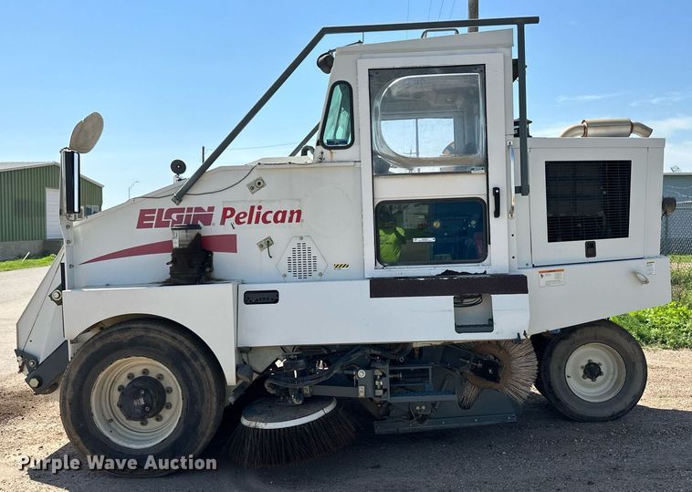 image for item NE9024 2007 Elgin Pelican  street sweeper truck