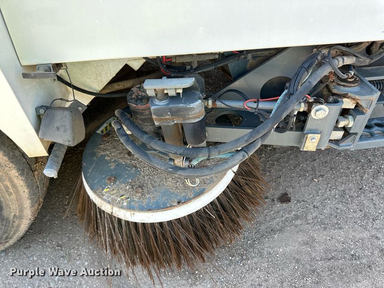 image for item NE9024 2007 Elgin Pelican  street sweeper truck