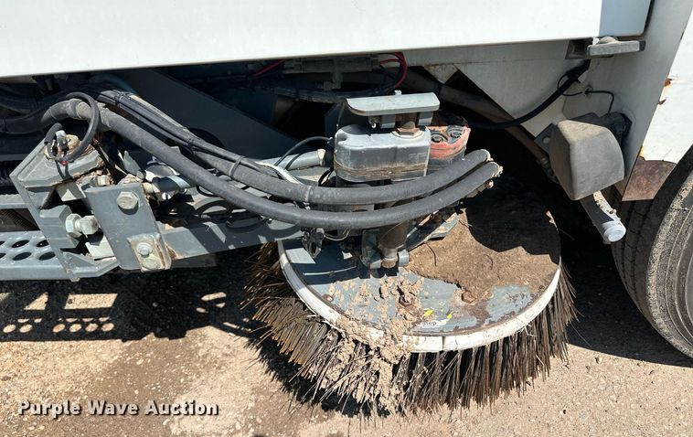 image for item NE9024 2007 Elgin Pelican  street sweeper truck
