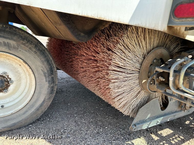 image for item NE9024 2007 Elgin Pelican  street sweeper truck