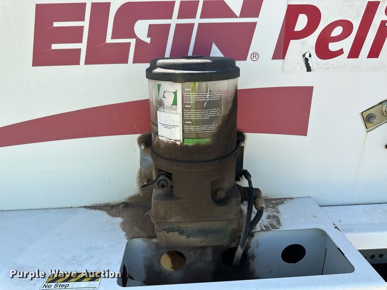 image for item NE9024 2007 Elgin Pelican  street sweeper truck