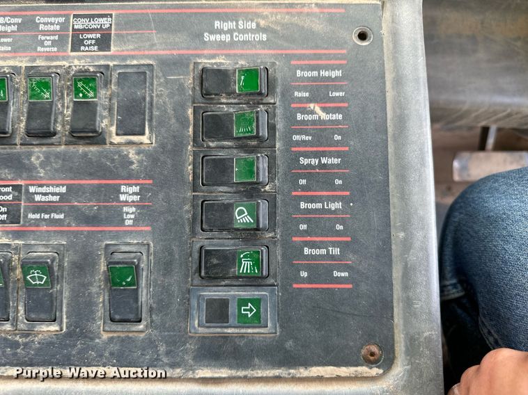 image for item NE9024 2007 Elgin Pelican  street sweeper truck