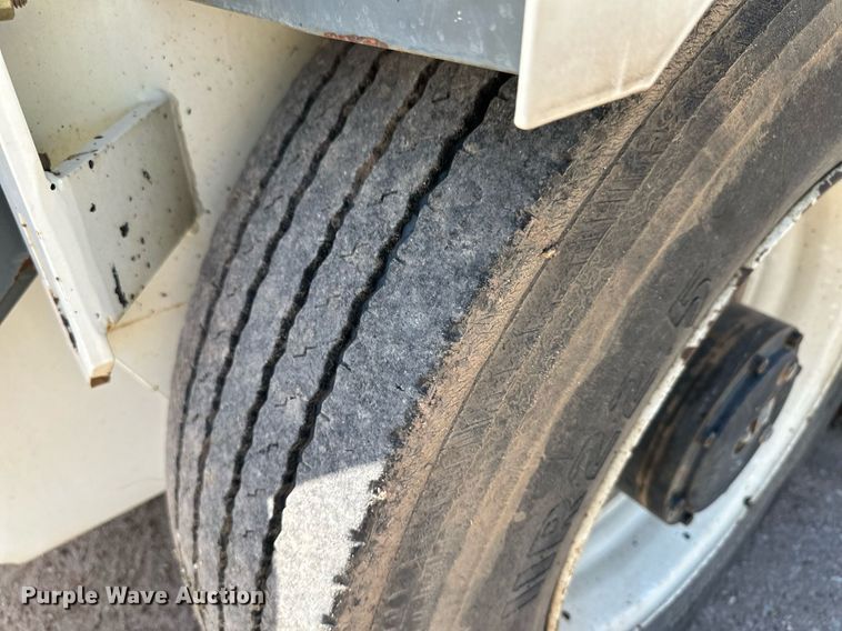 image for item NE9024 2007 Elgin Pelican  street sweeper truck