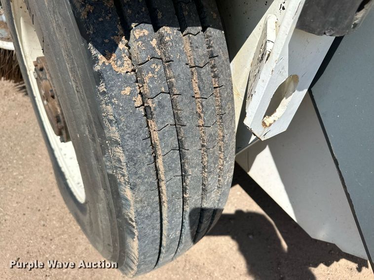 image for item NE9024 2007 Elgin Pelican  street sweeper truck