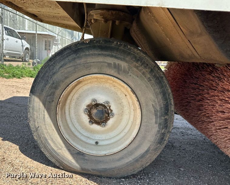 image for item NE9024 2007 Elgin Pelican  street sweeper truck