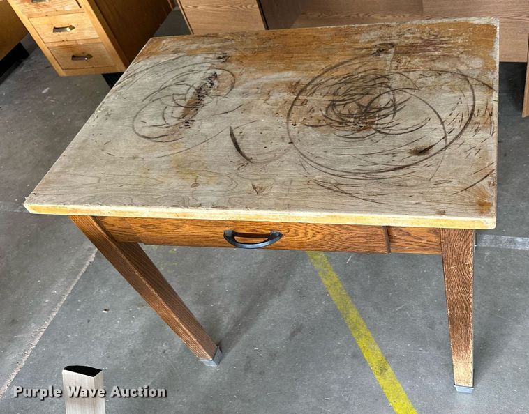 image for item NP9393 (5) desks