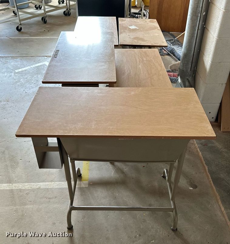 image for item NP9395 (5) desks