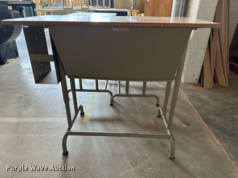 image for item NP9395 (5) desks