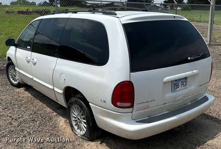 image for item NP9758 2000 Chrysler Town & Country  van