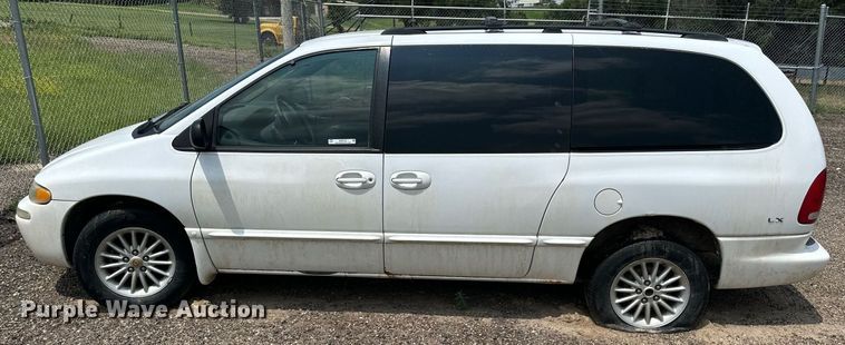 image for item NP9758 2000 Chrysler Town & Country  van
