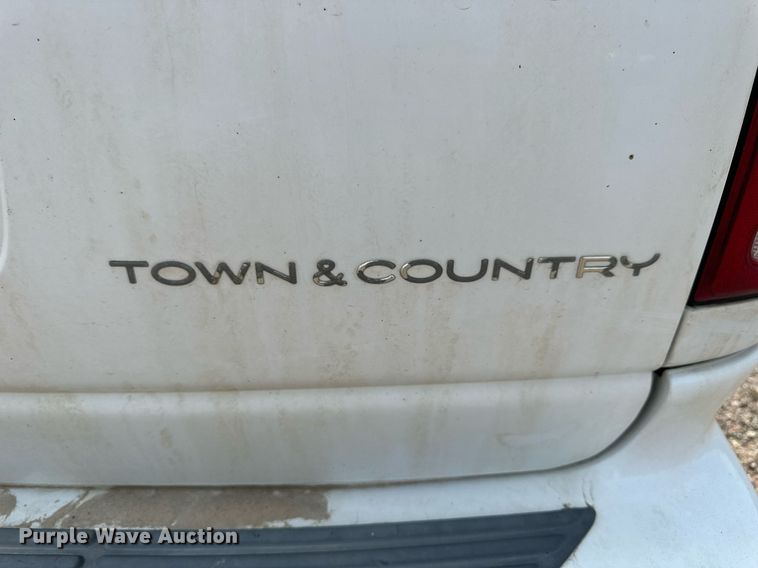 image for item NP9758 2000 Chrysler Town & Country  van