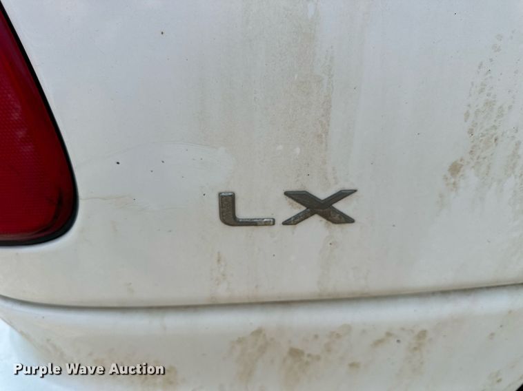 image for item NP9758 2000 Chrysler Town & Country  van