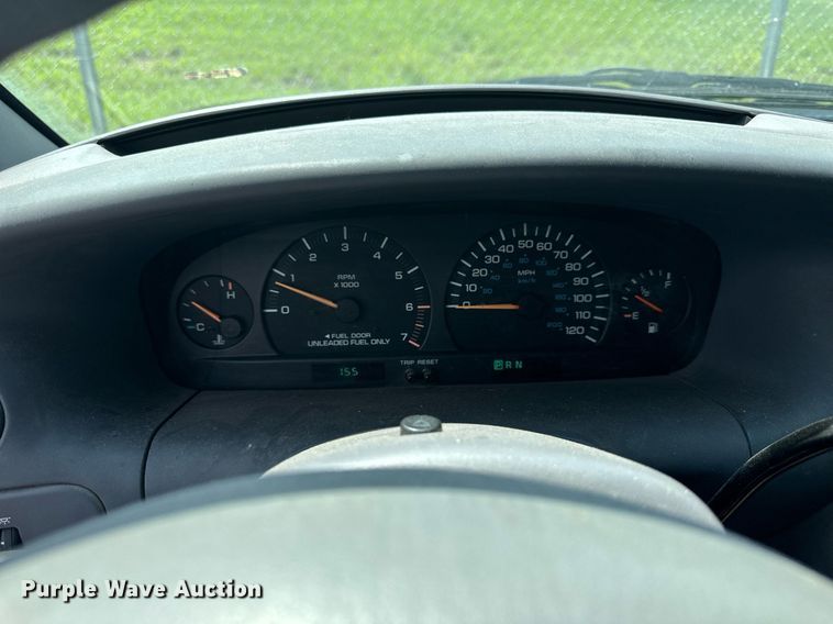 image for item NP9758 2000 Chrysler Town & Country  van